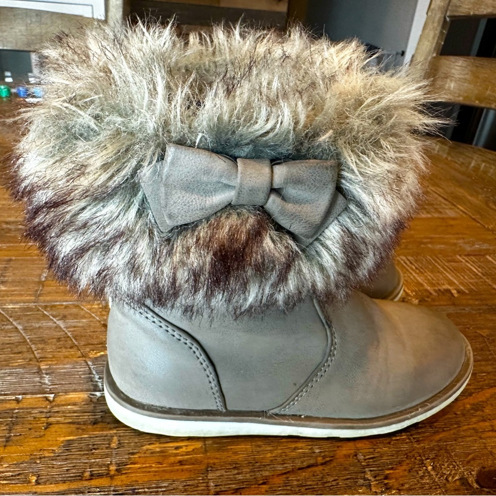 Children’s Place Girls faux fur Boots